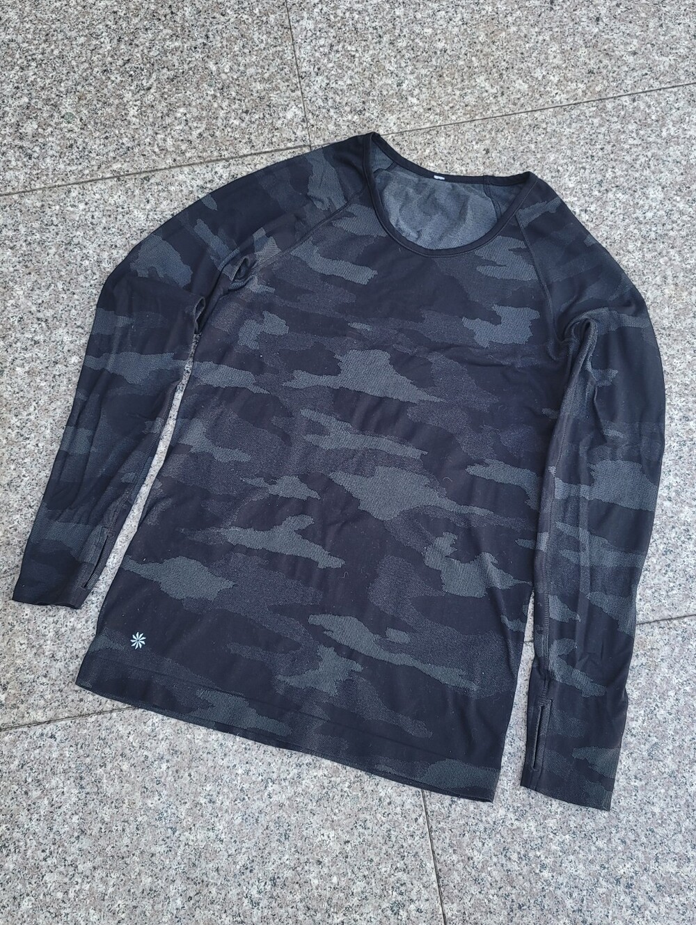 Athleta long sleeve top